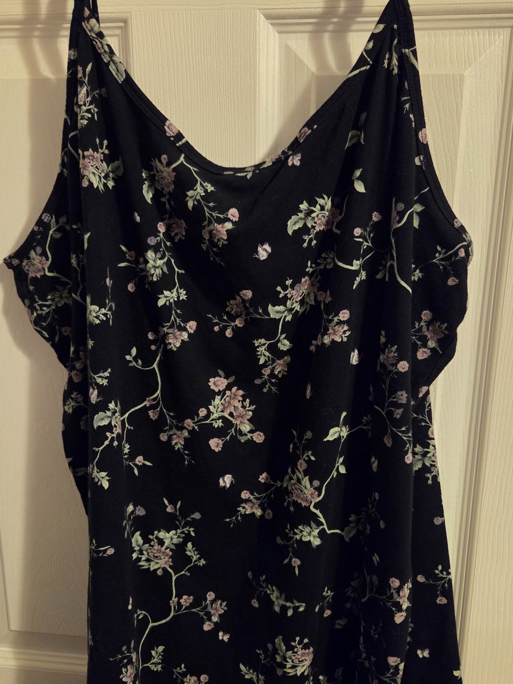 Black Floral Scoop Neck Tanki